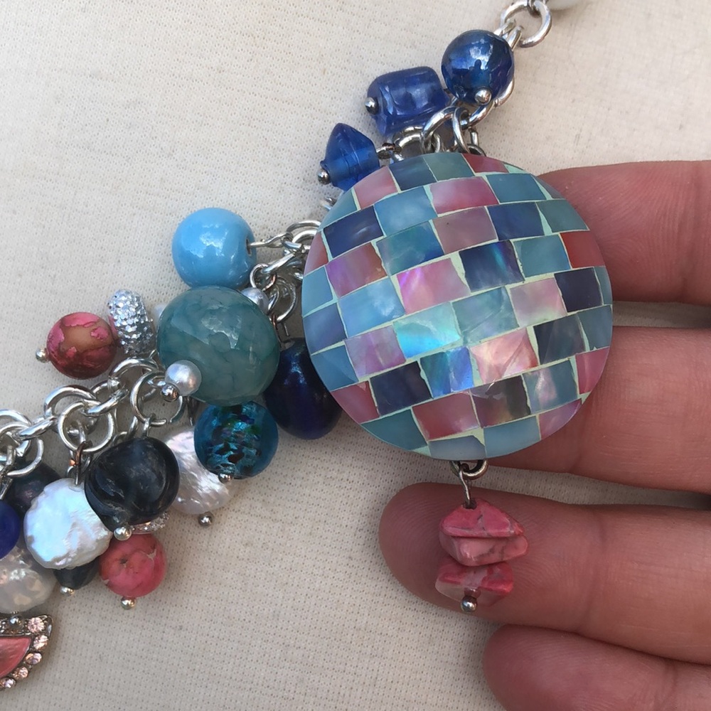 Beach Babe! ๐๐โ๏ธ๐๏ธ Hand crafted necklace from vintage earrings and beads - Picture 5 of 12